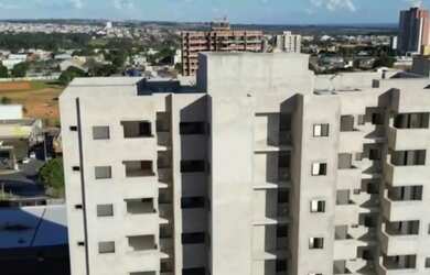 Imagem: O apartamento possui 1 Dormitório, 1 Banheiro, 1 Vaga na garagem