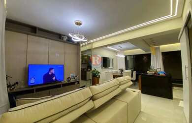 Imagem: A casa possui 3 Dormitórios, 3 Banheiros, 2 Vagas na garagem