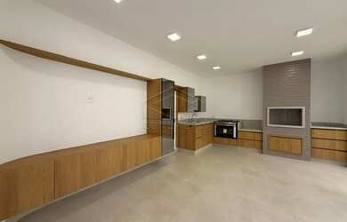 Imagem 6: Casa Sobrado em Jaú. Piscina, Churrasqueira, VarandaeÁrea de serviço