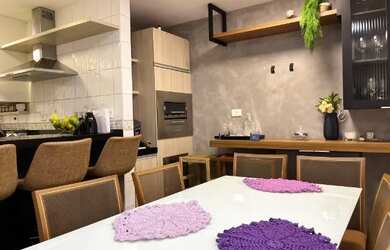 Imagem: O apartamento possui 3 Dormitórios, 2 Banheiros, 2 Vagas na