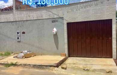 Imagem: A casa possui 1 Dormitório, 1 Banheiro, 1 Vaga na garagem