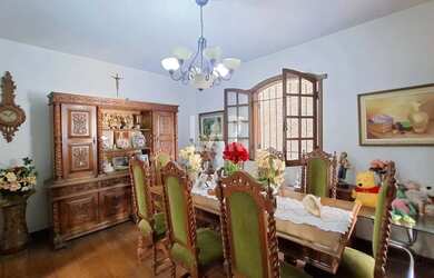 Imagem 1: Casa à venda, 4 quartos, 2 suítes, 4 vagas, Santo Antônio - Belo Horizonte/MG