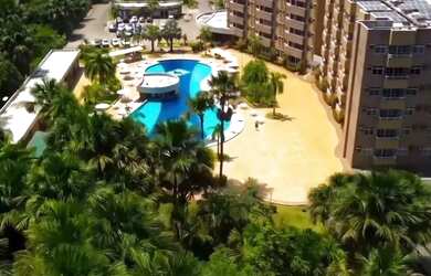 Imagem: O apartamento possui 1 Dormitório, 1 Banheiro, 1 Vaga na garagem