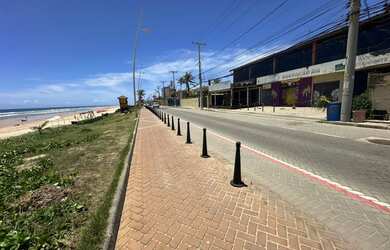 Imagem: A casa possui 1 Dormitório, 4 Banheiros, 1 Vaga na garagem