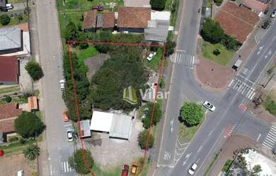 Imagem: O terreno possui 1.221m² de Área e está localizado em Centro