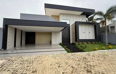 Imagem: A casa em condomínio possui 5 Dormitórios, 5 Banheiros, 3