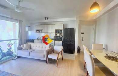 Imagem: O apartamento possui 2 Dormitórios, 2 Banheiros, 1 Vaga na