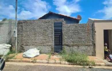 Imagem: A casa possui 2 Dormitórios, 1 Banheiro e 106m² de Área e