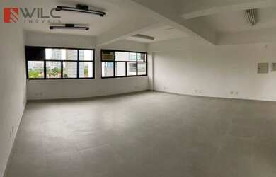 Imagem: O depósito possui 1 Vaga na garagem e 60m² de Área e está