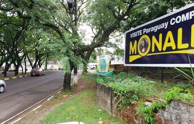 Imagem: O terreno possui 933m² de Área e está localizado em Centro