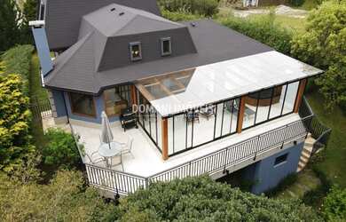 Imagem: A casa em condomínio possui 4 Dormitórios, 4 Banheiros, 2