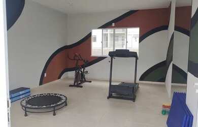 Imagem: O apartamento possui 2 Dormitórios, 1 Banheiro, 1 Vaga na garagem