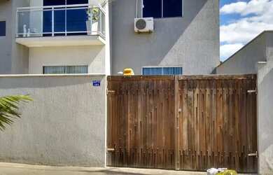 Imagem: A casa possui 2 Dormitórios, 1 Banheiro, 1 Vaga na garagem