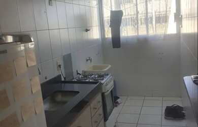 Imagem: O apartamento possui 2 Dormitórios, 1 Banheiro, 1 Vaga na garagem