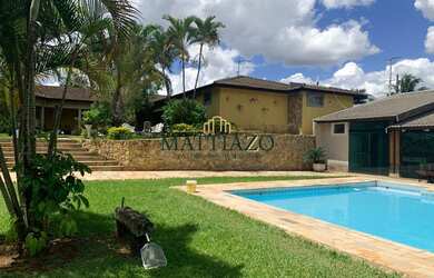 Imagem: A casa em condomínio possui 5 Dormitórios, 5 Banheiros, 5