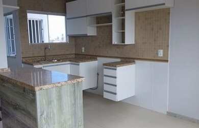 Imagem: A casa em condomínio possui 5 Dormitórios, 5 Banheiros e 380m²