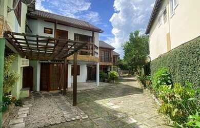 Imagem: A casa em condomínio possui 4 Dormitórios, 3 Banheiros, 1