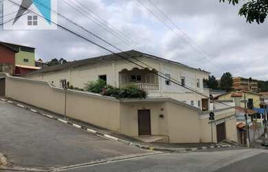 Imagem: A casa possui 5 Dormitórios, 4 Banheiros, 5 Vagas na garagem