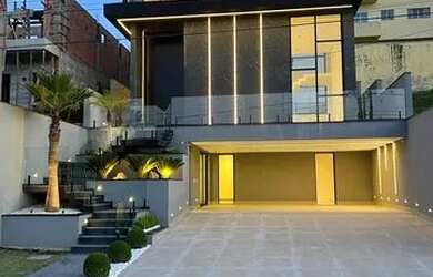 Imagem: A casa em condomínio possui 4 Dormitórios, 5 Banheiros, 5