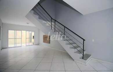 Imagem: A casa possui 4 Dormitórios, 3 Banheiros, 3 Vagas na garagem