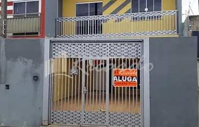 Imagem: A casa possui 3 Dormitórios, 3 Banheiros, 2 Vagas na garagem