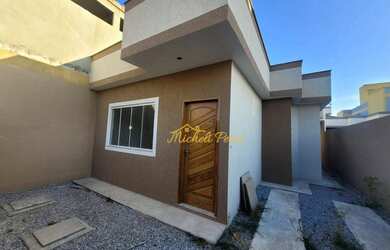 Imagem: A casa possui 3 Dormitórios, 2 Banheiros, 1 Vaga na garagem