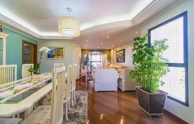 Imagem: O apartamento possui 4 Dormitórios, 3 Banheiros, 3 Vagas na