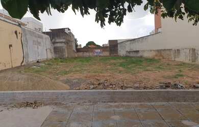 Imagem: O terreno possui 615m² de Área e está localizado em Vila