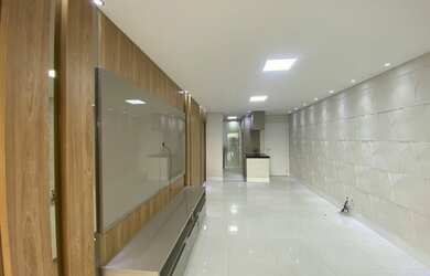 Imagem: O apartamento possui 3 Dormitórios, 2 Banheiros, 3 Vagas na