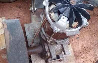 Imagem: O depósito está localizado em Caixa D Água, Lauro de Freitas