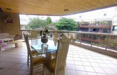 Imagem: O apartamento possui 4 Dormitórios, 5 Banheiros, 4 Vagas na