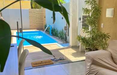 Imagem: A casa possui 2 Dormitórios, 2 Banheiros, 1 Vaga na garagem