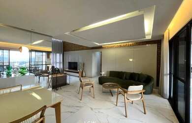 Imagem: O apartamento possui 4 Dormitórios, 4 Banheiros, 3 Vagas na