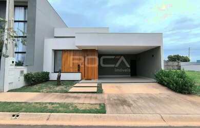 Imagem: A casa em condomínio possui 3 Dormitórios, 2 Banheiros, 4