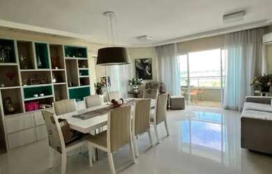 Imagem: O apartamento possui 4 Dormitórios, 3 Banheiros, 3 Vagas na