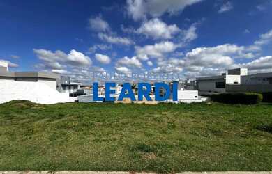 Imagem: O terreno possui 337m² de Área e está localizado em Salto