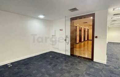 Imagem: O depósito possui 1 Vaga na garagem e 268m² de Área e está