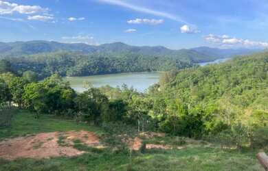 Imagem: O terreno possui 916m² de Área e está localizado em Centro