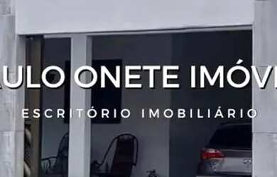Imagem: A casa possui 4 Dormitórios, 3 Banheiros, 3 Vagas na garagem