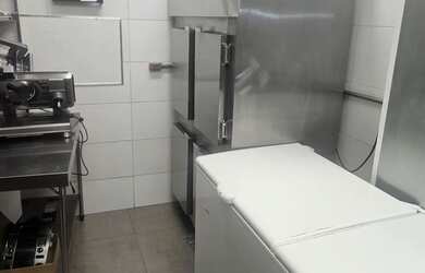 Imagem 8: Hamburgueria Galpão / depósito com venda por R$200.000