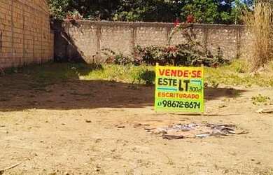 Imagem: O terreno possui 300m² de Área e está localizado em Santa