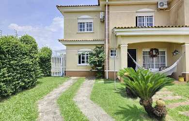 Imagem: A casa em condomínio possui 4 Dormitórios, 5 Banheiros, 3