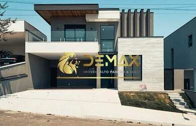 Imagem: A casa possui 3 Dormitórios, 4 Banheiros, 4 Vagas na garagem