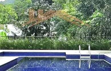 Imagem: A casa possui 5 Dormitórios, 5 Banheiros, 4 Vagas na garagem