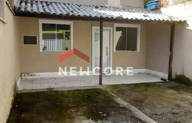 Imagem: A casa possui 2 Dormitórios, 1 Banheiro, 1 Vaga na garagem