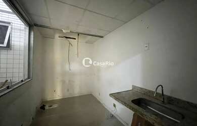 Imagem: O depósito para alugar possui e está localizado em Freguesia