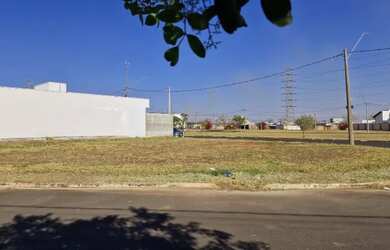 Imagem: O terreno possui 502m² de Área e está localizado em Araraquara