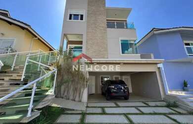 Imagem: A casa em condomínio possui 4 Dormitórios, 4 Banheiros, 4