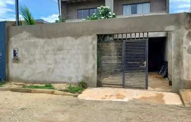 Imagem: A casa em condomínio possui 3 Dormitórios, 3 Banheiros, 2