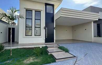 Imagem: A casa em condomínio possui 3 Dormitórios, 3 Banheiros, 4